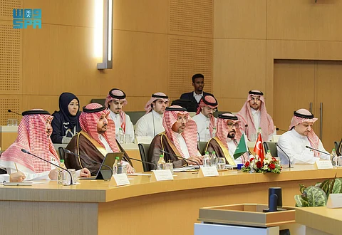وزير الصناعة يبدأ زيارة رسمية إلى تركيا.. ويلتقي عددًا من الوزراء والمسؤولين