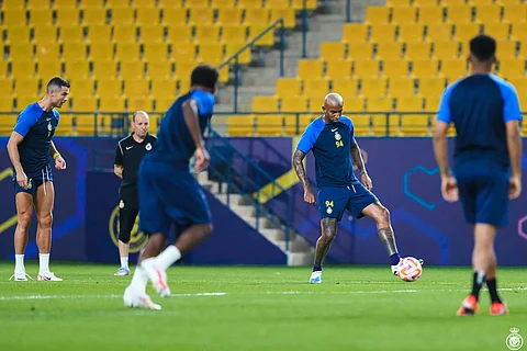 جانب من تدريبات لاعبي النصر