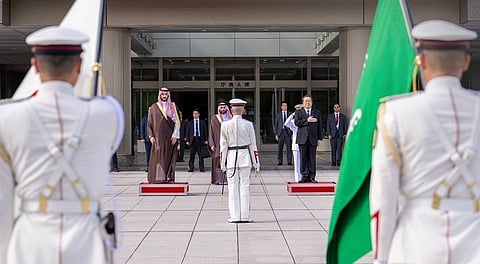 شاهد.. جانب من مراسم الاستقبال الرسمية لـ"خالد بن سلمان" في طوكيو