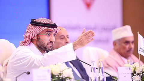 الأمير عبدالعزيز الفيصل خلال اجتماع مجلس الاتحاد العربي