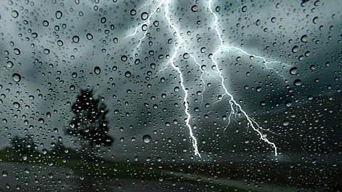 "الأرصاد" ينبّه من أمطار خفيفة وصواعق رعديّة على نجران