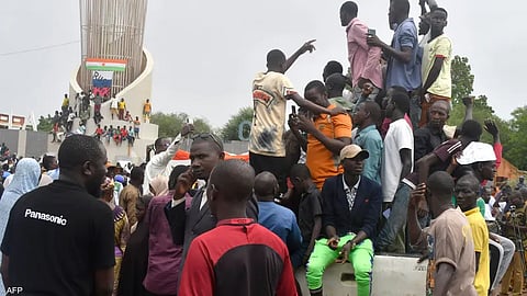 مؤيدون للجيش يتظاهرون في نيامي وبعضهم رفع علم روسيا.