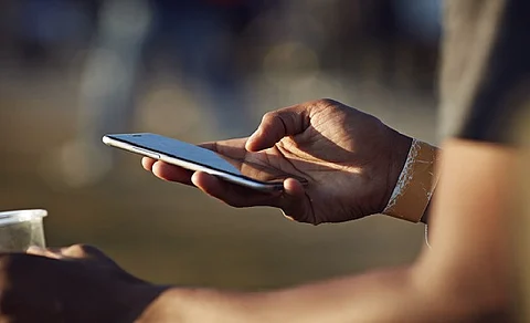 تحديث ضخم من آبل سيغير الطريقة التي تُنهي بها مكالمات "آيفون"