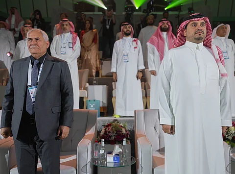 نيابة عن "الفيصل".. "ابن جلوي" يفتتح بطولة العالم لرفع الأثقال للكبار 2023 في العاصمة الرياض
