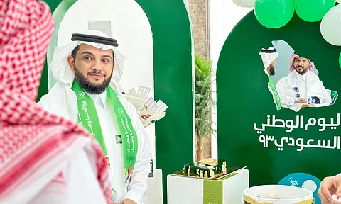 "نحلم ونحقق".. "تراحم" ولجانُها الفرعية بالمناطق تحتفي باليوم الوطني 93