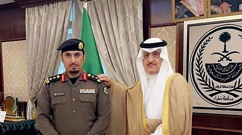 محافظ شقراء يستقبل مدير "المرور" ويقلده رتبته الجديدة "عقيد"