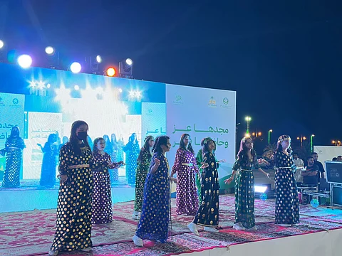شاهد.. "الغاط" تحتفل باليوم الوطني ٩٣ بأوبريت "نحلم ونحقق" والعرضة السعودية