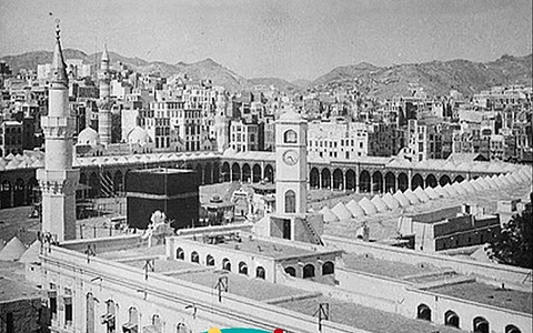 ليست مجرد عقارب بل رمزٌ.. "ساعة مكة الكبيرة".. قصة 93 عاماً تشير إلى "المؤسّس"