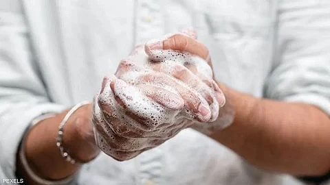 فيديو لإثبات حُسن النية.. هذا ما فعله رئيس شركة منظفات وصدم الجميع
