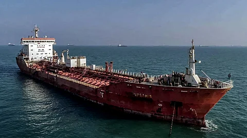 ناقلة نفط في مياه الخليج