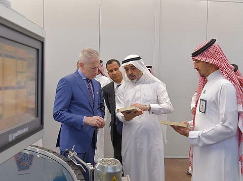 سفير الولايات المتحدة الأمريكية والقنصل العام بجدة يزوران مجمع الملك فهد لطباعة المصحف الشريف