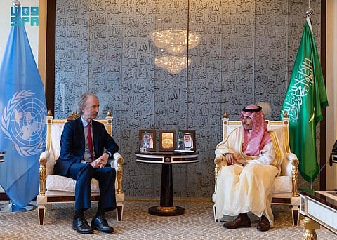 الأمير فيصل بن فرحان خلال لقائه جير بيدرسون