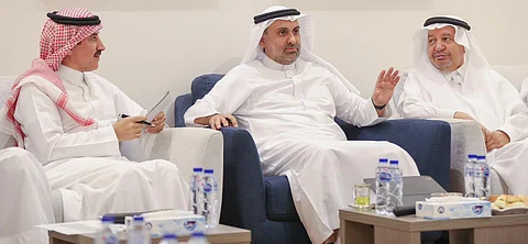 فهد الجلاجل خلال اللقاء المفتوح الذي استضافته الجمعية السعودية لكتاب الرأي