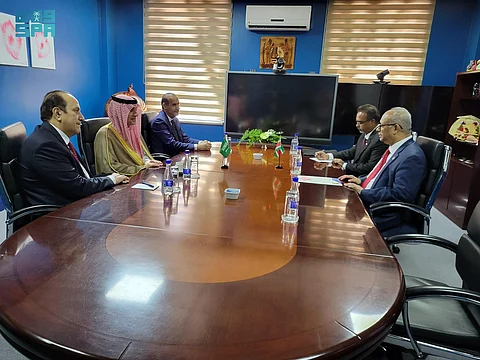 "الجبير" يلتقي وزير خارجية سورينام ويبحثان الموضوعات المتعلقة بالبيئة