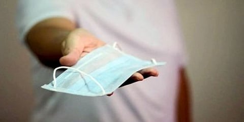 مع بدء موسم الزكام.. "النمر" ينصح مرضى "القلب والسكري والفشل الرئوي" بلبس الكمامة