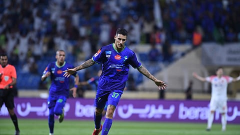 فرحة لاعبي الفتح بتسجيل هدف في مرمى الوحدة