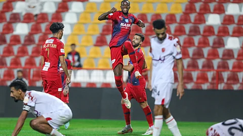 فرحة لاعبي ضمك بالفوز على القيصومة