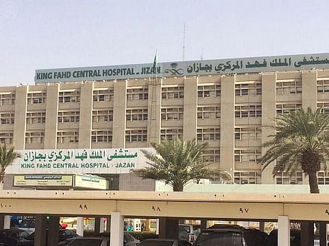على مدى 5 ساعات جراحية.. ترميم قاع جمجمة مريض في جازان