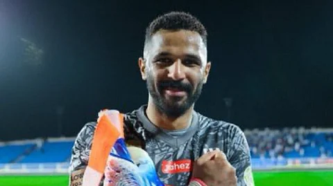 محمد العويس حارس مرمى الهلال