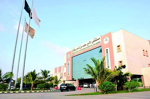 جازان.. انفجار قرحة في بطن مريض.. وفريق طبي ينقذ حياته