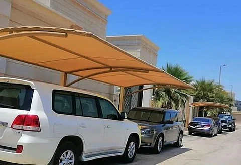 بعد 11 يومًا.. انتهاء مهلة الشؤون البلدية لتصحيح وضع مظلّات السيارات والعقوبة 2500 ريال