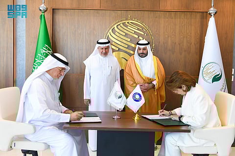 اتفاقية بين "إغاثي الملك سلمان" والهلال الأحمر الكويتي لصالح مرضى السرطان بالسودان