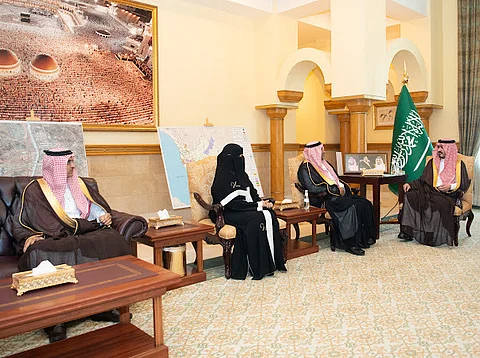 نائب أمير مكة يلتقي مدراء التعليم بمكة وجدة والطائف