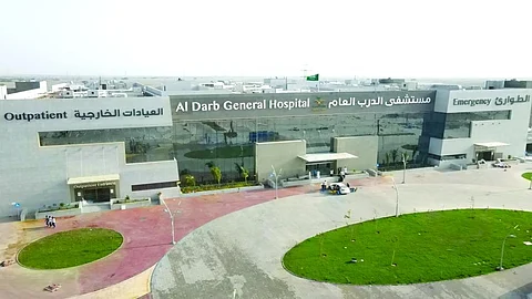 كانت تعاني نزيفًا حادًا.. إنقاذ حياة سيدة حامل وجنينها في مستشفى الدرب بجازان