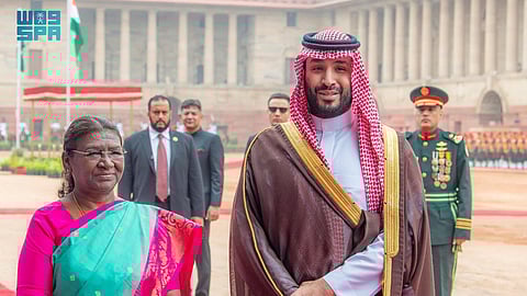 مراسم استقبال رسمية و21 طلقة ترحيبية.. ولي العهد يلتقي رئيسة الهند في القصر الرئاسي في نيودلهي