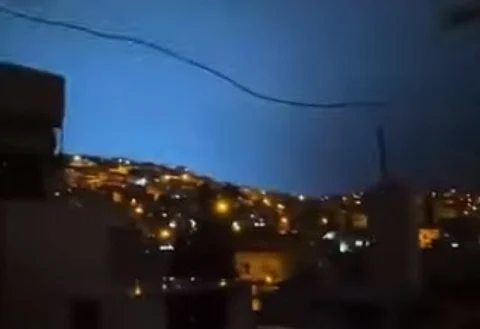 ما حقيقة البروق والأضواء الغامضة التي تظهر في السماء مع الزلازل؟.. "المسند" يوضح