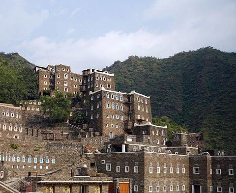 "الهوية العمرانية المحلية".. من أين يستمد مخطط مشروع قمم السودة تصاميمه؟