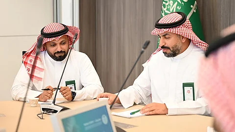 رئيس مركز وقاء أيمن الغامدي يترأس الاجتماع مع المجلس البيطري للدواجن