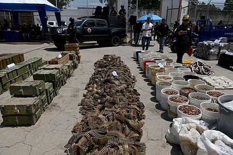 فنزويلا.. اقتحام "سجن 5 نجوم" بقوة من 11 ألف عنصر