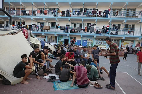 نازحون فلسطينيون في مدرسة تابعة للأونروا في غزة