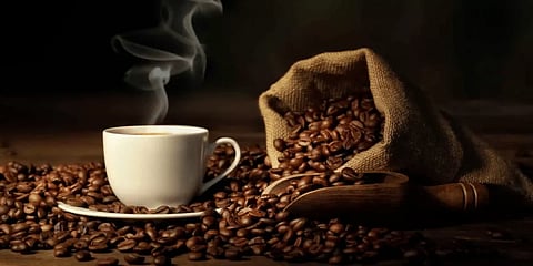 كوب من القهوة.. "الصحة": النشاط البدني لكبار السن يقلل أمراض القلب والسكتة الدماغية