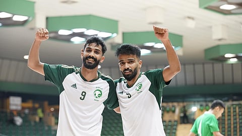 جانب من فرحة لاعبي المنتخب السعودي الأول لكرة قدم الصالات بالفوز على منتخب ماكاو