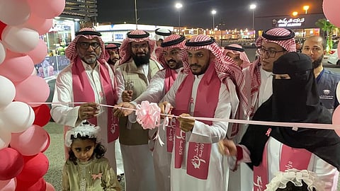 "العمري" يدشن حملة ميدانية للكشف المبكر عن سرطان الثدي بالقنفذة