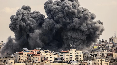 استشهاد ٥٠ فلسطينيًا جراء قصف إسرائيلي على شمال غزة