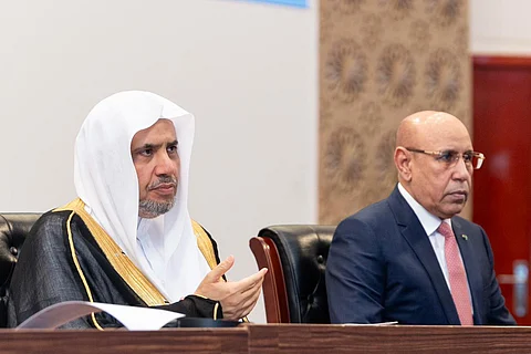 الرئيس الموريتاني والشيخ العيسى على منصة افتتاح مؤتمر السيرة النبوية في نواكشوط.