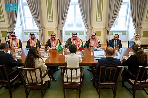 فيصل الإبراهيم خلال اجتماعه بوزيرة الإسكان البرتغالية مارينا سولا غونسالفيس