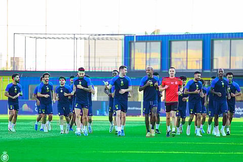 لاعبو النصر خلال التدريبات الجماعية