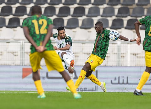 جانب من لقاء المنتخب السعودي مع نظيره المالي