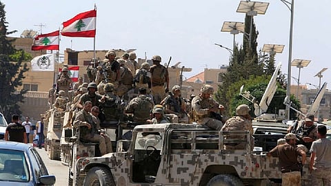 لبنان.. الجيش يدهم مخيمات للنازحين السوريين