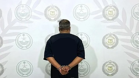 "مكافحة المخدرات" تقبض على شخص لترويجه الحشيش المخدر وأقراصًا خاضعة لتنظيم التداول الطبي بالجوف
