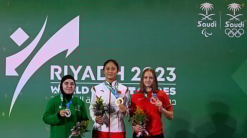 سارة عبدالجواد على الميدالية الفضية لوزن 60 كجم (3) لعبة الووشو