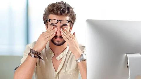 "تجمُّع القصيم الصحي" ينصح باتباع هذه القاعدة لتقليل إجهاد العين