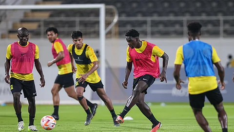 جانب من تدريبات لاعبي الاتحاد