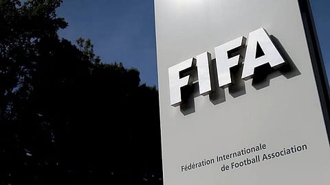 "الفيفا" يبحث رفع الحظر على مشاركة روسيا في البطولات الدولية
