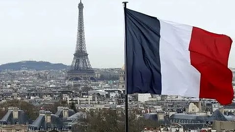 فرنسا ترسل 54 طناً من المساعدات لغزة