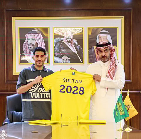 النصر يجدد عقد سلطان الغنام حتى 2028